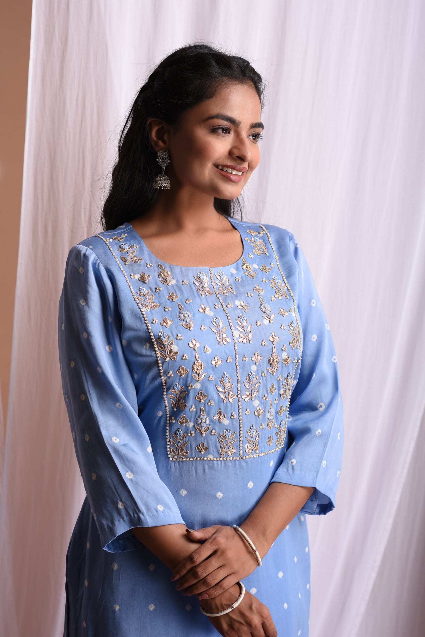 Gauravi Dhanak Suit Set