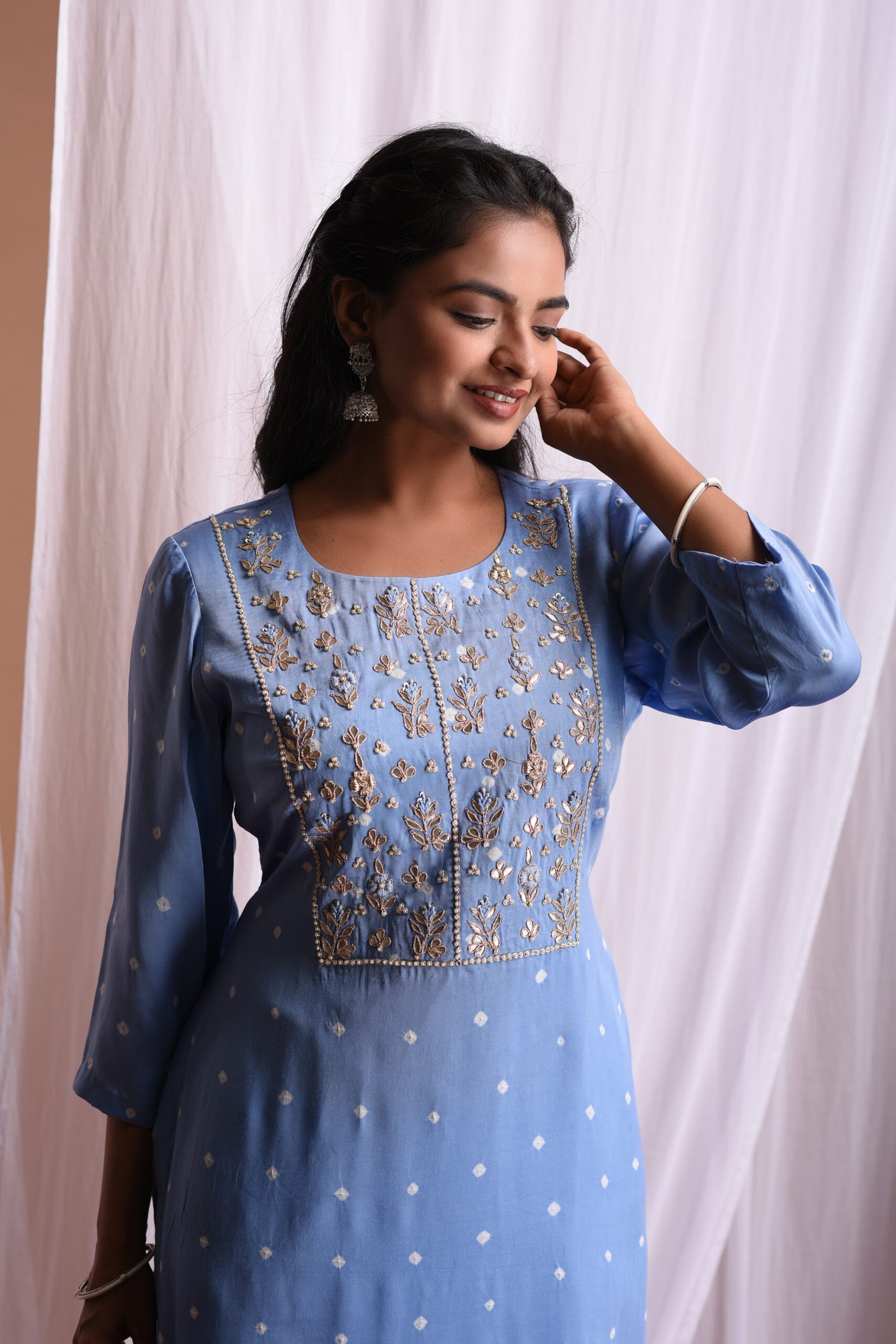 Gauravi Dhanak Suit Set