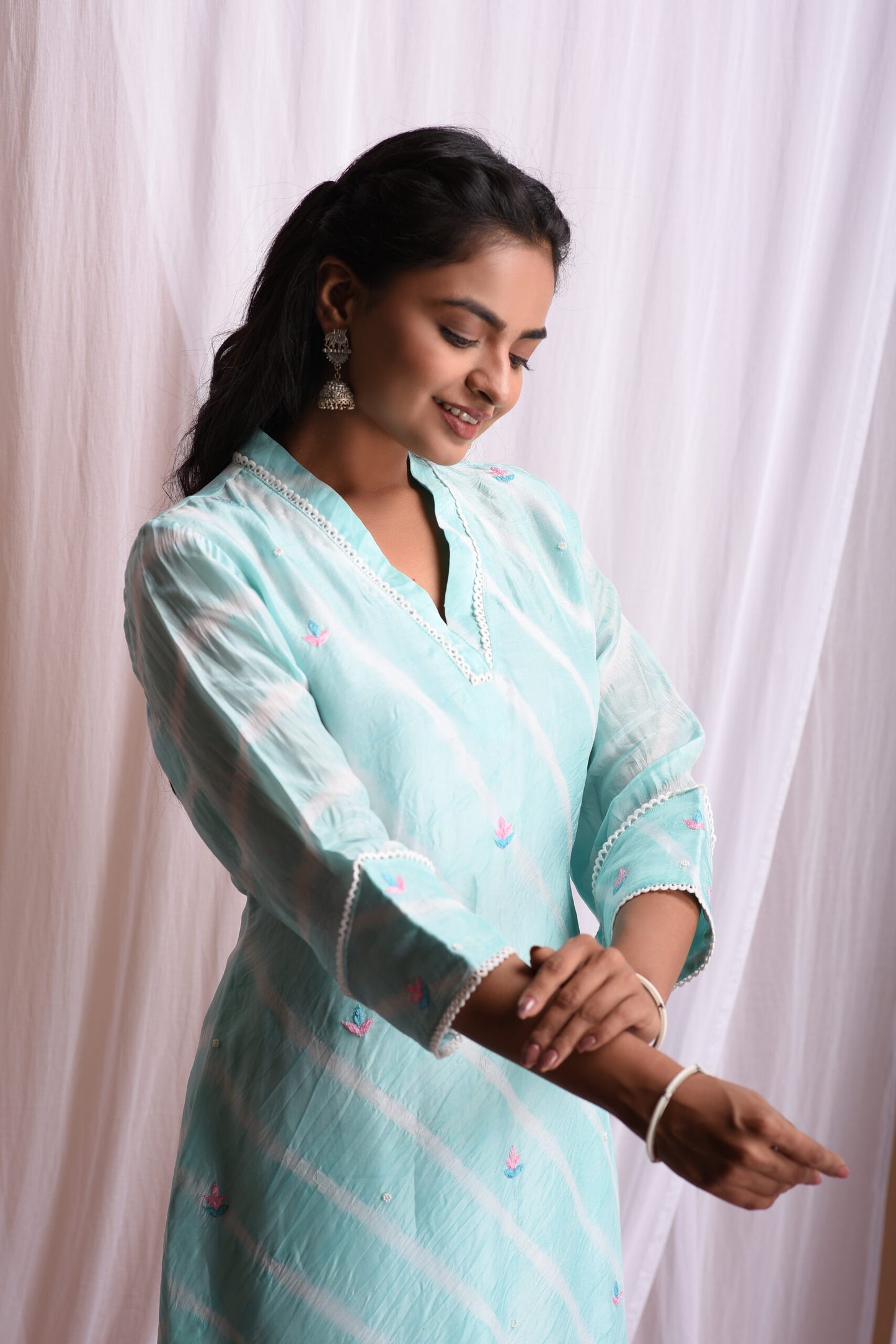 Naima Leheriya Kurti